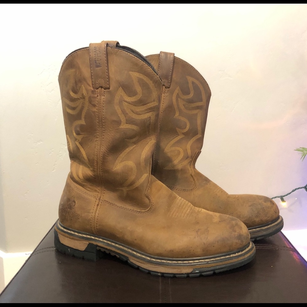 Rocky’s men’s western waterproof boot
